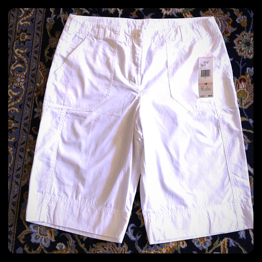 NWT- Jones Of New York shorts- SZ 10- MSRP $54.00